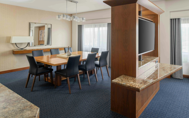photo 5 of DoubleTree by Hilton San Francisco Airport