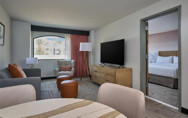 photo 4 of Hotel Zessa Orange County Airport, a DoubleTree by Hilton