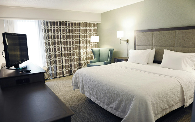 photo 2 of DoubleTree by Hilton Sterling - Dulles Airport