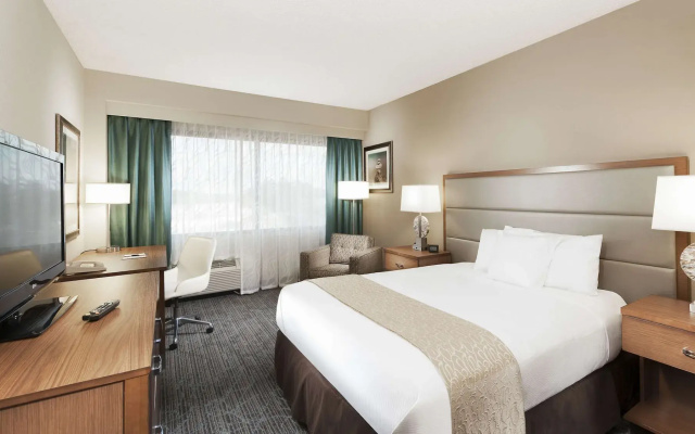 photo 5 of DoubleTree by Hilton Hotel West Palm Beach Airport