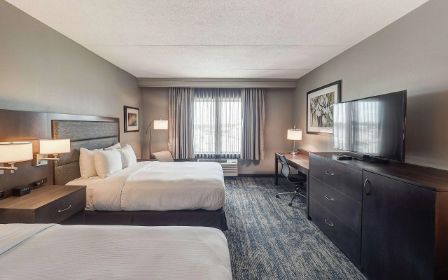 photo 2 of Doubletree Hotel Bloomington