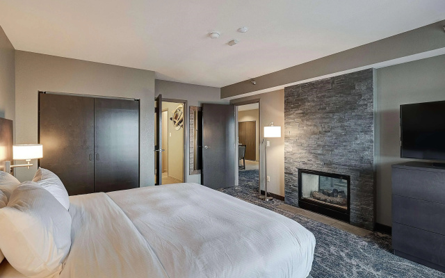 photo 3 of Doubletree Hotel Bloomington