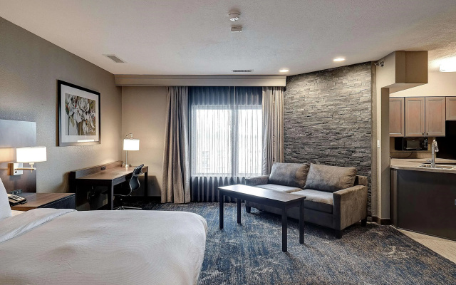 photo 4 of Doubletree Hotel Bloomington