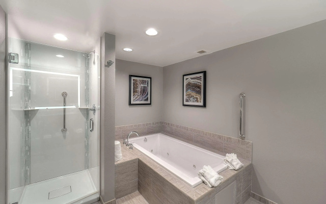 photo 5 of Doubletree Hotel Bloomington