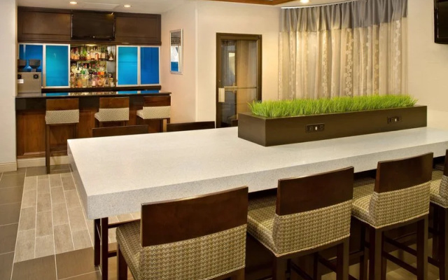 photo 2 of Doubletree Chicago Wood Dale