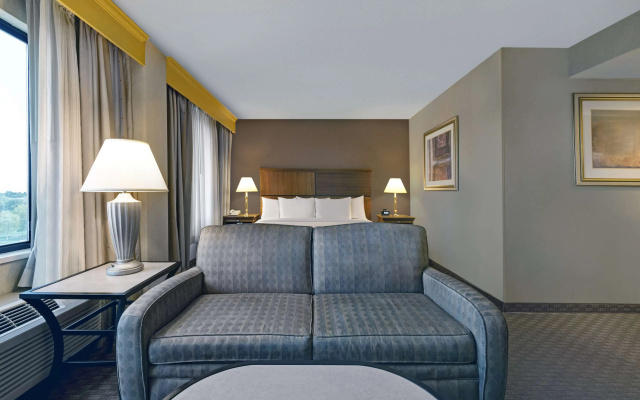 photo 4 of Doubletree Hotel Grand Junction
