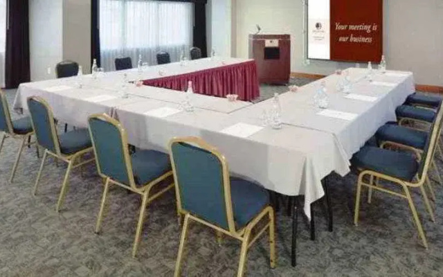 photo 4 of DoubleTree by Hilton Hotel & Suites Jersey City
