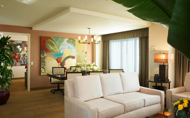 photo 2 of DoubleTree Suites by Hilton Anaheim Rsrt - Conv Cntr