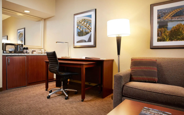 photo 4 of DoubleTree Suites by Hilton Hotel Cincinnati - Blue Ash