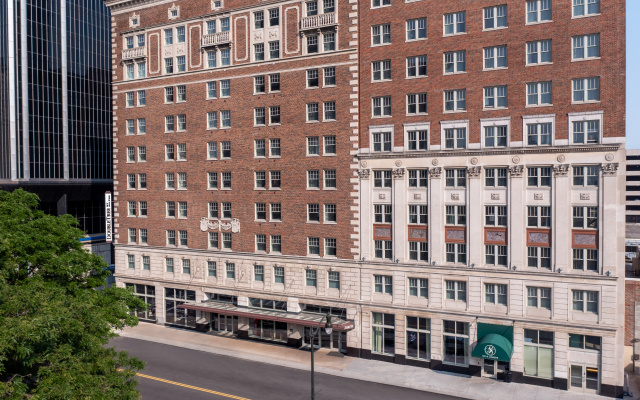 photo 2 of DoubleTree Suites by Hilton Hotel Detroit Downtown - Fort Shelby