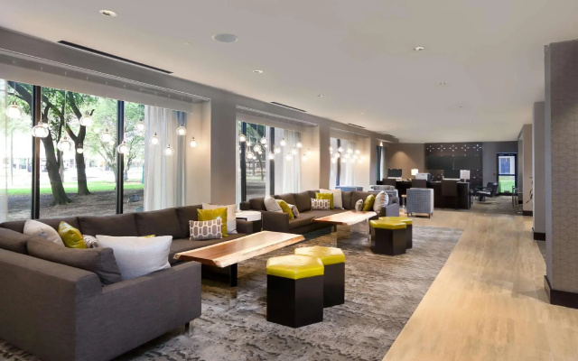 photo 3 of DoubleTree by Hilton Hotel & Suites Houston by the Galleria