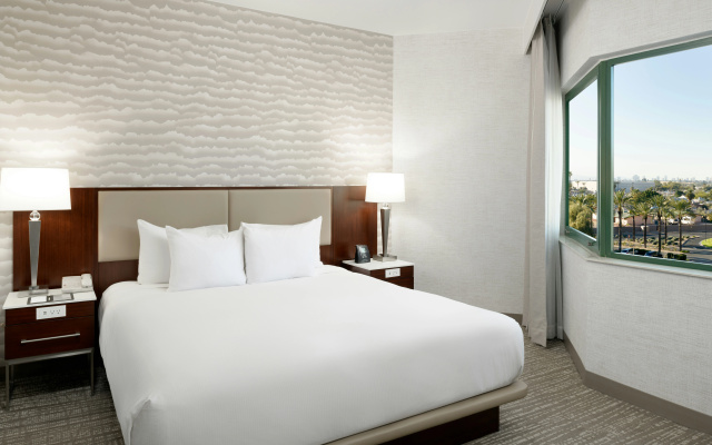 photo 3 of DoubleTree Suites by Hilton Phoenix