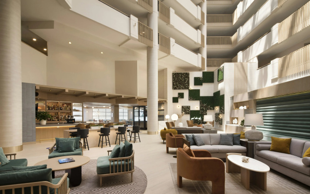 photo 2 of Hilton Santa Monica Hotel & Suites