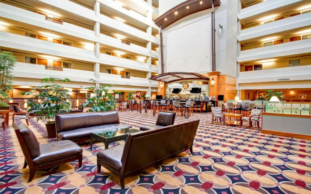 photo 2 of DoubleTree Suites by Hilton Seattle Airport - Southcenter