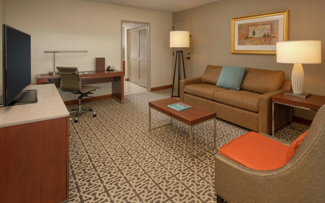 photo 4 of DoubleTree Suites by Hilton Seattle Airport - Southcenter