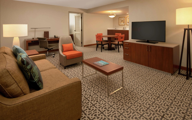 photo 5 of DoubleTree Suites by Hilton Seattle Airport - Southcenter