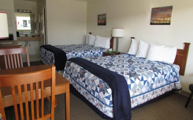 photo 5 of Douglas Inn & Suites