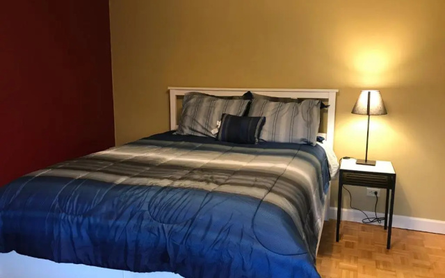 photo 2 of Downtown Condo with a View Sleeps 4 5D