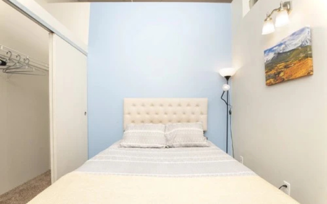 photo 2 of Downtown Denver 2BR Apartment   Open Plan 6496