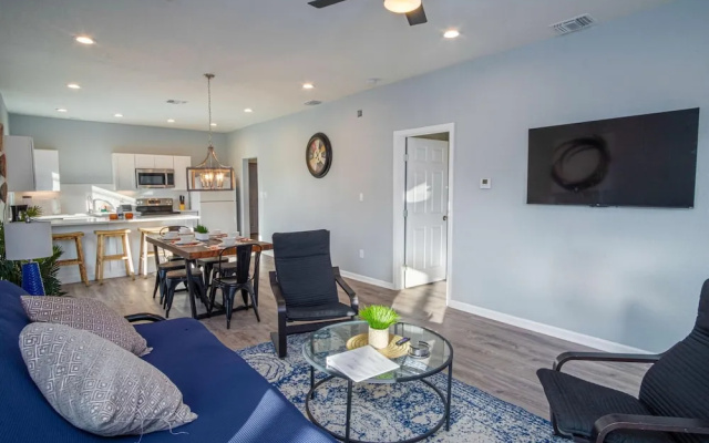 photo 3 of Downtown Dream Home Spacious 4br/2ba Sleeps 12!