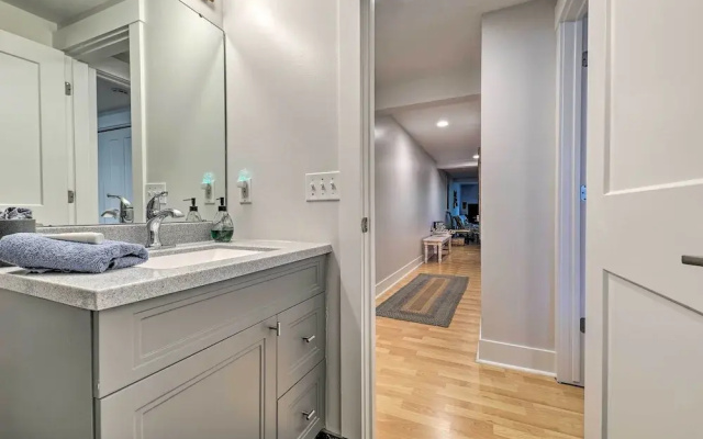 photo 2 of Downtown Grand Haven Apt < 1 Mi to Lake Michigan