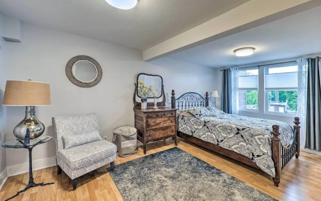 photo 3 of Downtown Grand Haven Apt < 1 Mi to Lake Michigan