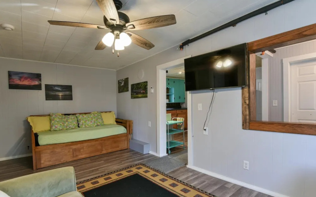 photo 5 of Downtown House in Historic Branson - Awesome Location