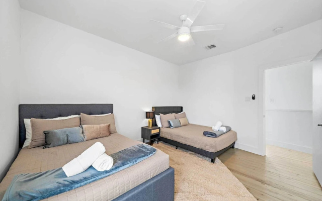 photo 5 of Downtown Houston Townhome w/ Balcony + Yard!