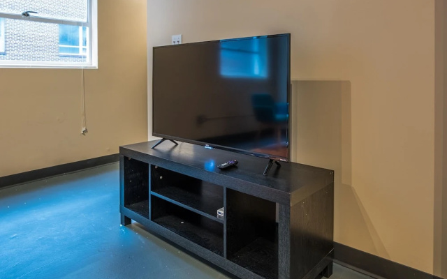 photo 2 of Downtown Jacksonville Apts by Frontdesk