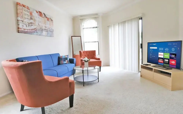 photo 5 of LAs Premier Apartments