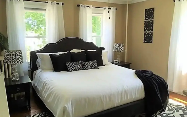 photo 2 of Downtown Plymouth-America's Hometown Apartment 3 BestStayz.1