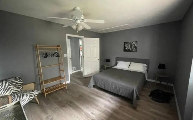 photo 2 of Downtown Sarasota House By Siesta Key, Golfing and Pinecraft