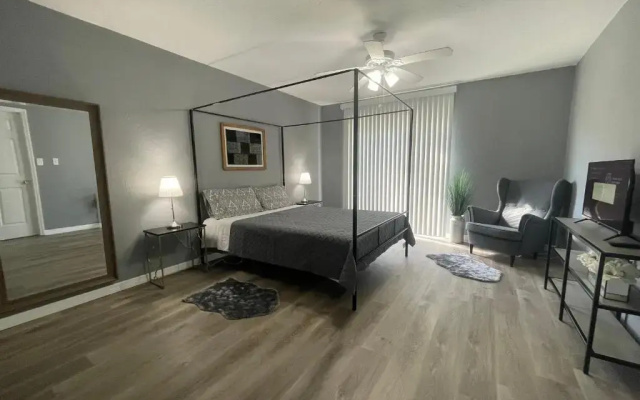 photo 3 of Downtown Sarasota House By Siesta Key, Golfing and Pinecraft