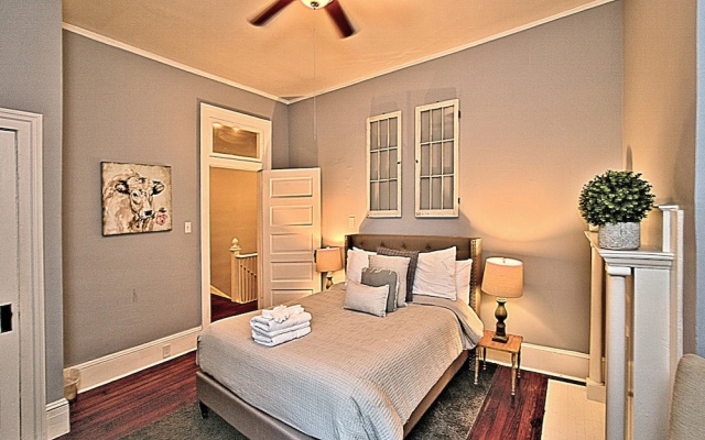 photo 2 of Downtown Savannah Oasis 4 BR 3 BA
