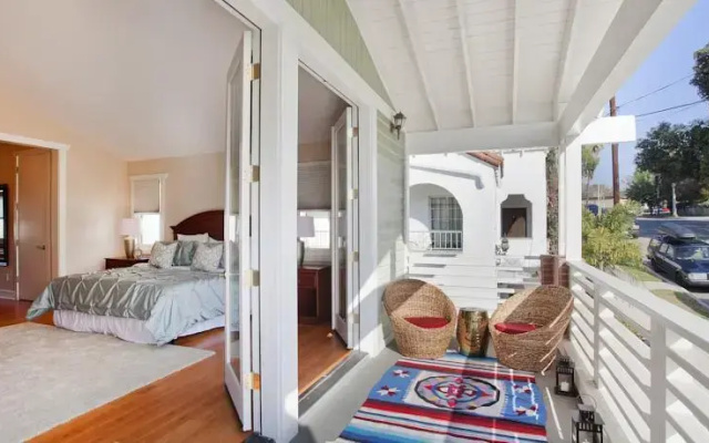 photo 2 of Downtown View Villa By Luxpads