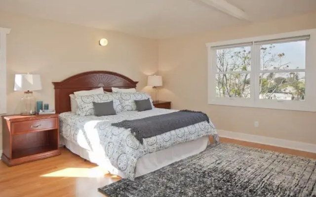 photo 3 of Downtown View Villa By Luxpads