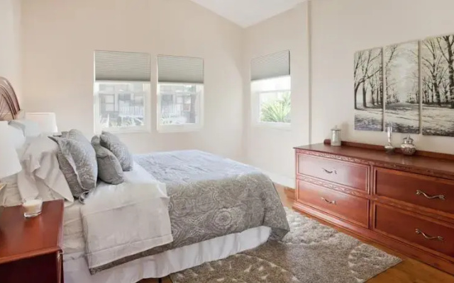photo 4 of Downtown View Villa By Luxpads