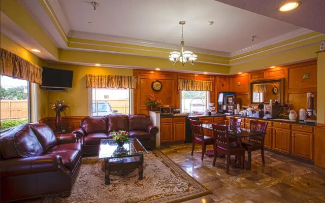 photo 2 of Downtowner Inn and Suites Hobby