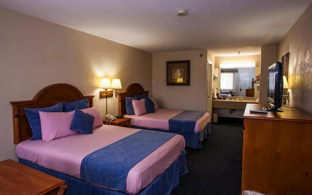 photo 4 of Downtowner Inn and Suites Hobby