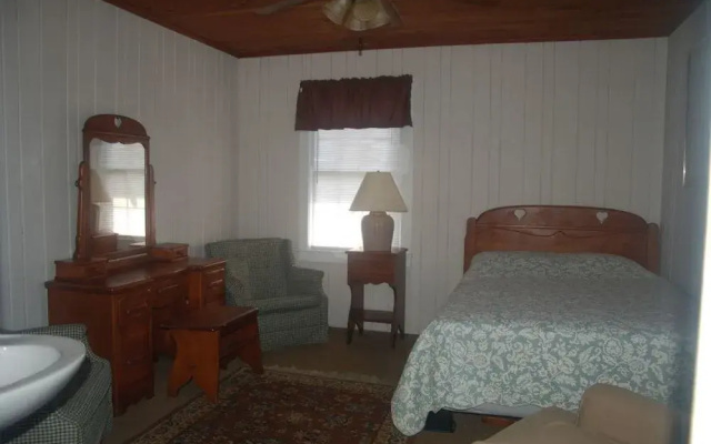 photo 3 of Drake House (1145) - 4 Br Home