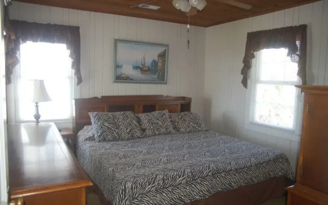 photo 4 of Drake House (1145) - 4 Br Home
