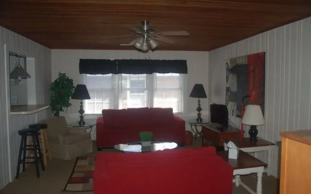 photo 5 of Drake House (1145) - 4 Br Home