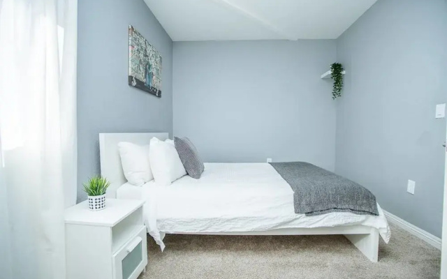 photo 4 of Dream Cove 3 Bd 10 min From Strip w/ Pool!