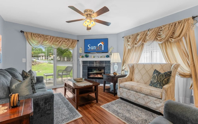 photo 5 of Dream Weaver 2 Bedroom Condo by RedAwning