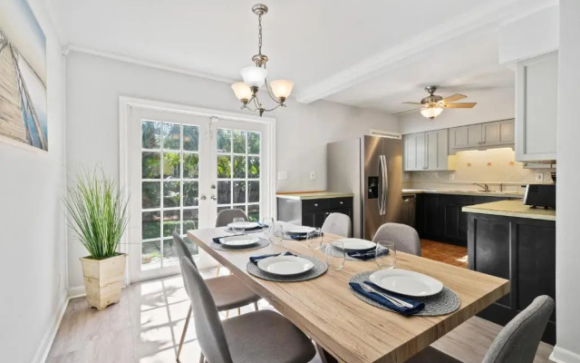 photo 2 of Dreamy 3 Bedroom Florida House, West Palm Beach