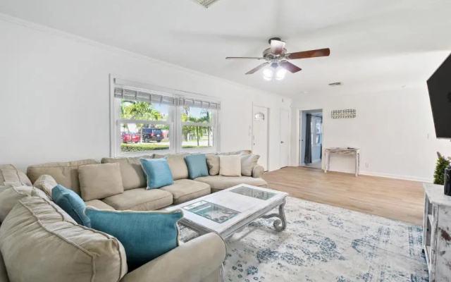 photo 4 of Dreamy 3 Bedroom Florida House, West Palm Beach