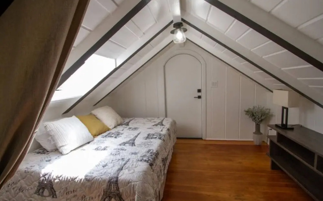 photo 4 of Dreamy Farmhouse In Studio City
