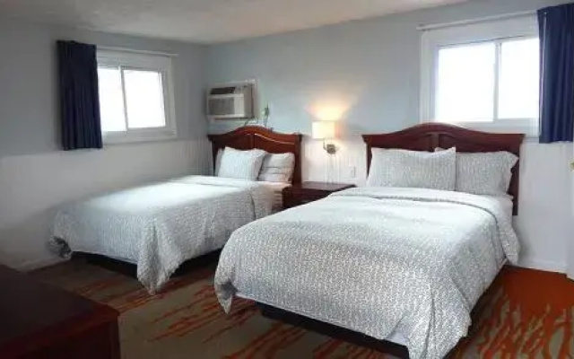 photo 3 of driftwood motel