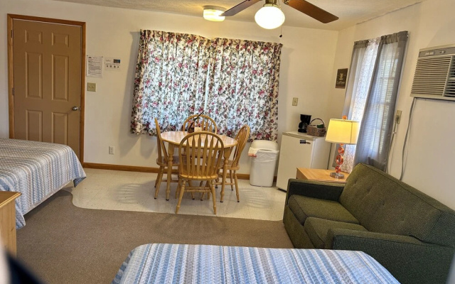 photo 2 of Driftwood Resort Bull Shoals