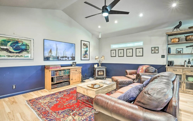 photo 4 of Dripping Springs Cabin w/ Pool, Hill Country Views